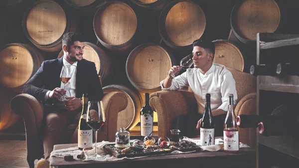 Καλοκαιρινό food pairing στα οινοποιεία των νησιών