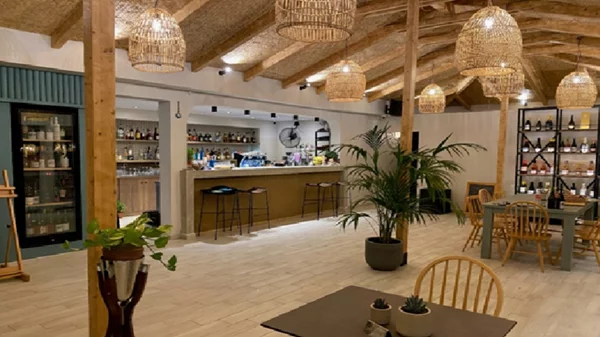 To S.Pellegrino και το Acqua Panna χαρίζουν τη δροσιά τους στο «Brusco Kitchen & Bar»