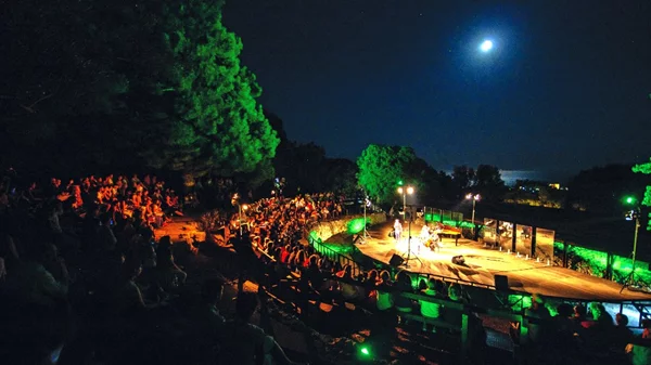 Σαβιέ Σαμπάτα: O διάσημος κόντρα τενόρος στη Σάμο