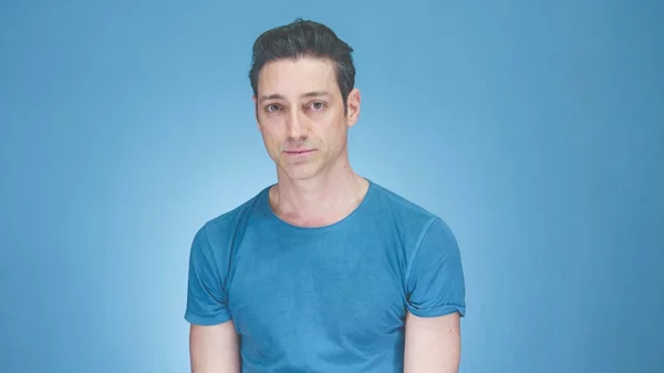 Ευριπίδης Λασκαρίδης: Ο καλλιτέχνης που εμπλουτίζει το λεξιλόγιο του σημερινού θεάτρου