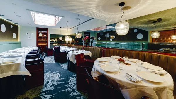 Ούτε το μισελενάτο «Pied-à-Terre» δε βρίσκει προσωπικό