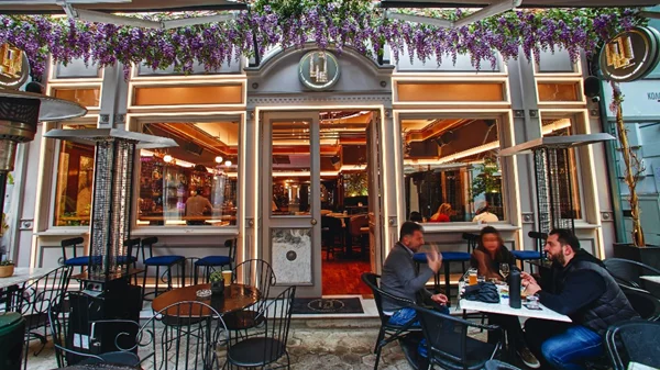 Βγήκαμε το καλοκαίρι όσο λέγαμε το χειμώνα;
