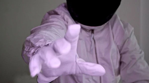 Ταξίδια μέσα απ’ την τέχνη στο Κέντρο Επισκεπτών Θησείου: Το «Space Cadet» κάνει την αρχή