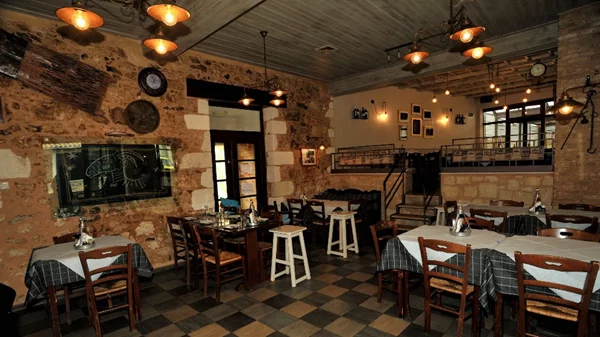 Στον «Αλέκο» θα δοκιμάσεις χοιρινό με ασκορδουλάκους 