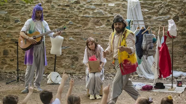 Τέσσερις παιδικές παραστάσεις που συνεχίζονται open air 