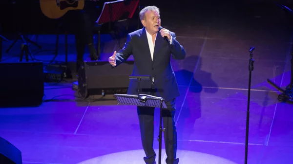 Μανώλης Μητσιάς | 50 χρόνια τραγούδια στο Ηρώδειο με encore Μίκη Θεοδωράκη 