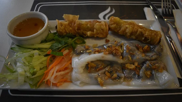 "Hanoi": "Καλημέρα Βιετνάμ" στη νέα γευστική προσθήκη του κέντρου