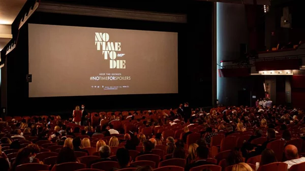 Ρεκόρ πανδημίας για το «No Time to Die» που σπάει τα ταμεία
