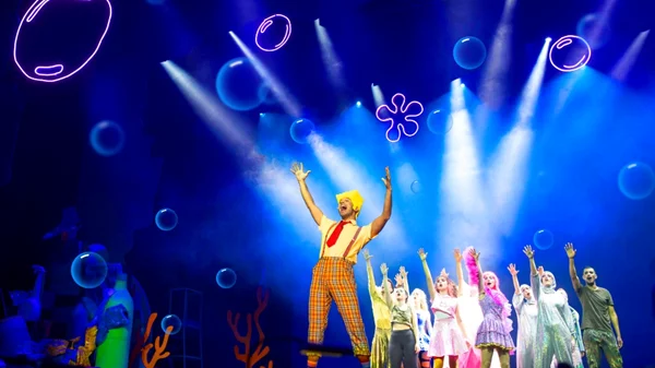 Ο Μπομπ Σφουγγαράκης γίνεται μιούζικαλ στη σκηνή του Christmas Theater