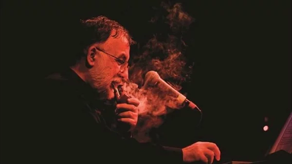 Ένα μεγάλο αφιέρωμα στον Θάνο Μικρούτσικο 