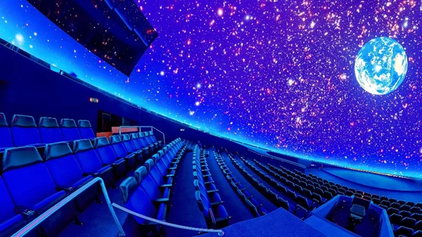 Το Νέο Ψηφιακό Πλανητάριο έβαλε τα γιορτινά του: Εννέα προβολές στον μεγάλο σινε-θόλο
