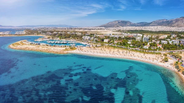 Ανακοινώθηκαν οι ακτές, οι μαρίνες και τα σκάφη που βραβεύονται με Γαλάζια Σημαία για το 2022 