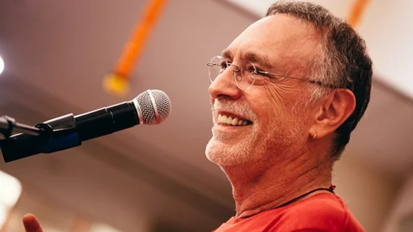 Ο «Rockstar της Γιόγκα» Krishna Das έρχεται στην Ελλάδα