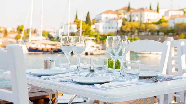 «Ορλώφ»: Σταθερή αξία στο νησί των αρωμάτων