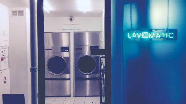 5+1 speak-easy μπαρ στο Παρίσι- Ένα πίσω απ’ το πλυντήριο