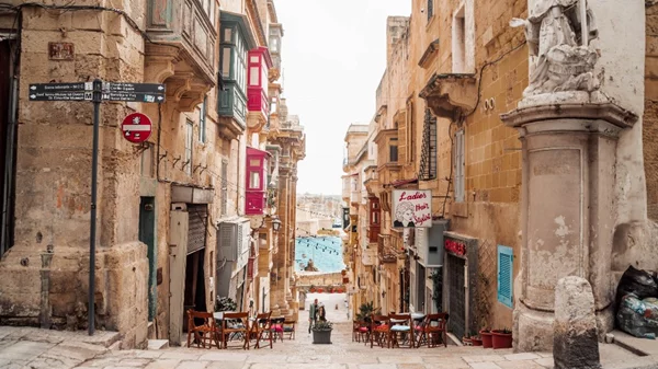 Ένα ελληνικό χειροποίητο επιτραπέζιο γίνεται το Νο1 τουριστικό προϊόν της Μάλτας