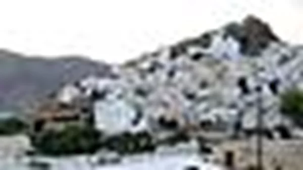 Η Ίος... ενηλικιώνεται!