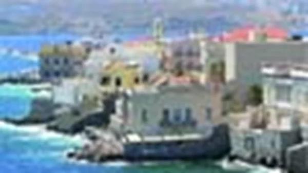 Ερμούπολη στα Βαπόρια με laptop  