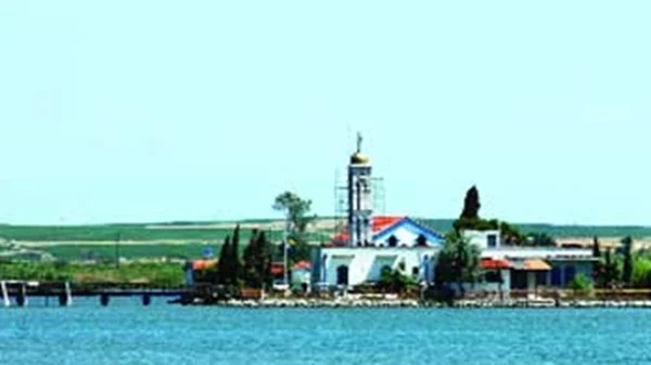 Η Βιστονίδα ανήκει στους τουρίστες της!