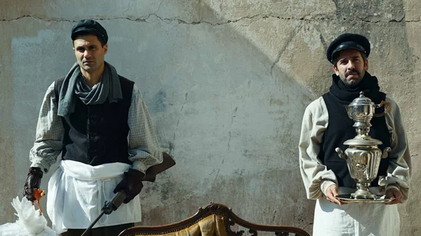 Οι εμπνευσμένοι από τον Τσέχοφ "Υπηρέτες" κάνουν πρεμιέρα στο Θέατρο Χώρος