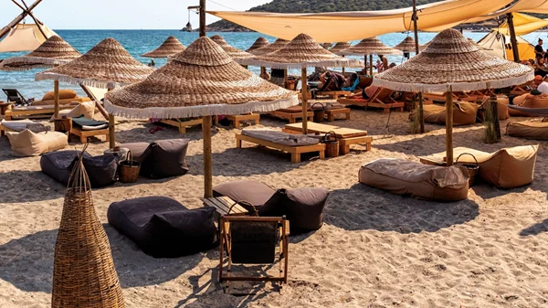 "Castus Beach Bar": Ειδυλλιακό τοπίο με βιώσιμο πρόσημο