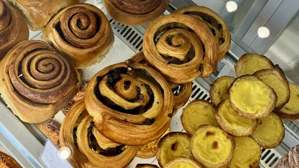 Στο "Πορτατίφ" της Σίνα το παγωτό έχει την ίδια προσωπική φροντίδα που διακρίνει κάθε λεπτομέρεια του cosy γλυκοπωλείου