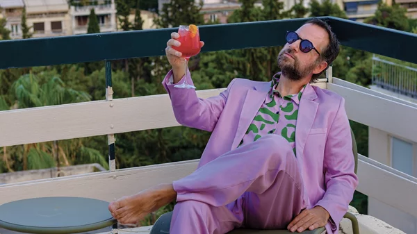 Ένα ξεχωριστό πάρτι με τον Κωστή Μαραβέγια στο Θέατρο Άλσος