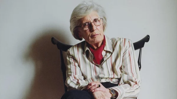 ΕΜΣΤ & Εθνική Πινακοθήκη τιμούν την ιστορική γκαλερίστα και ιδρύτρια του Πανελλήνιου Συλλόγου Αιθουσών Τέχνης, Τζούλια Δημακοπούλου