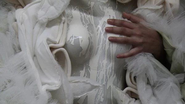 Τι σχέση έχει το 240791 με την υψηλή ραπτική και την τέχνη;