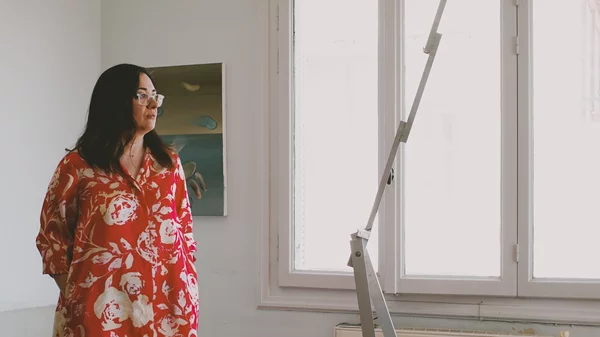 Ένα παλιό διαμέρισμα στου Φιλοπάππου γίνεται στέκι εικαστικού πειραματισμού