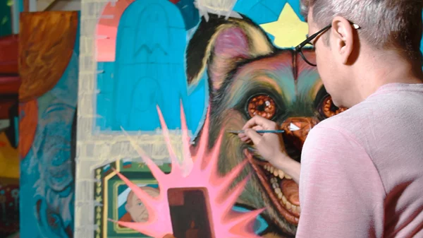 "Domino Effect": Όταν η πολιτική αναταραχή συναντά την κουλτούρα των social media