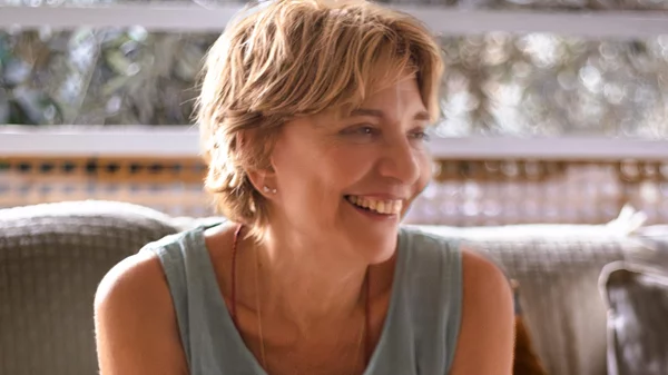 Η Όλια Λαζαρίδου μας μιλά για τη "Θήβα μοναξιά"