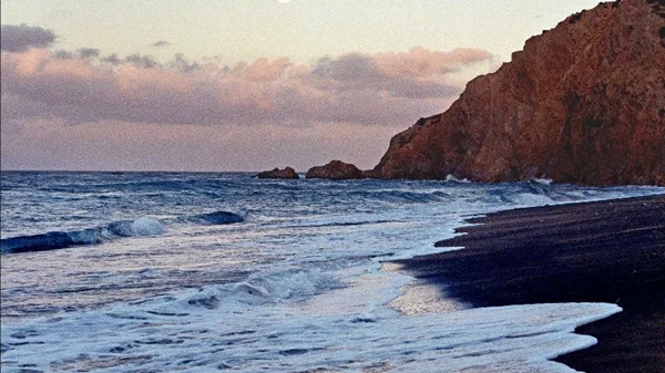 Δείτε τις δράσεις του προγράμματος σύγχρονης τέχνης "Phenomenon" στην Ανάφη