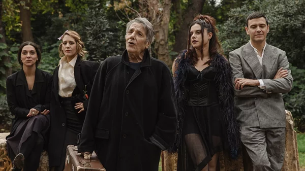 "Αλίφειρα": Η νέα (πικρή) κωμωδία του Ανδρέα Στάικου έρχεται στον Πειραιά