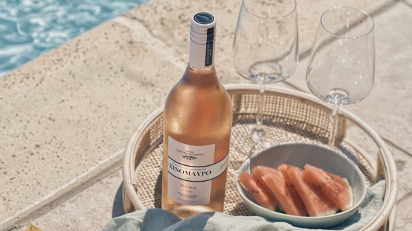 "Βουτιά" στο απόλυτο ροζέ κρασί του καλοκαιριού