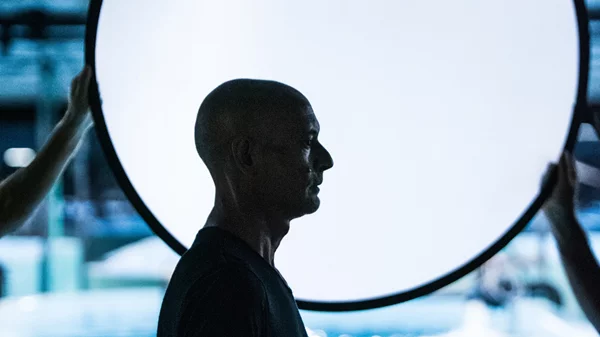 Μια ματιά στο σκοτεινά ρεαλιστικό κόσμο του "Musa"