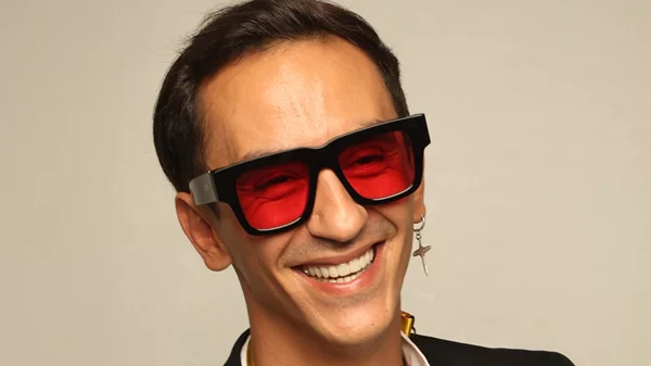 Κάτι ανατρεπτικό ετοιμάζει ο Τόλης Παπαδημητρίου με την "Οικογένεια Τσεκμέ"