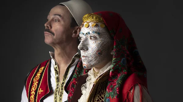 Αποκλειστικό: Στην "Πτήση/Κόσοβο" με οδηγό τον Ένκε Φεζολλάρι