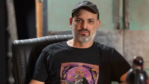 "Αράφ": Ο Γιώργος Παλούμπης σκηνοθετεί το νέο έργο του Γιάννη Τσίρου στο θέατρο Αποθήκη