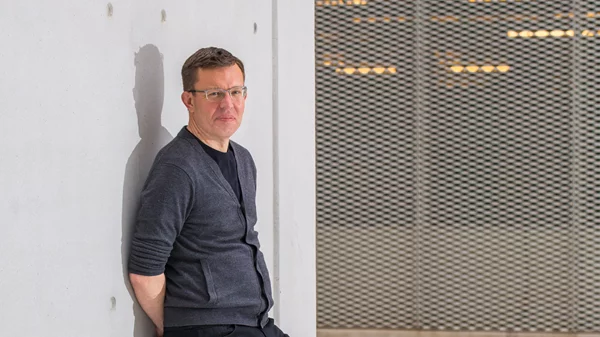 Henry Timms: "Μέχρι πρότινος ο δημόσιος χώρος ήταν η δίοδος προς το ίδρυμα, τώρα είναι από μόνος του προορισμός"