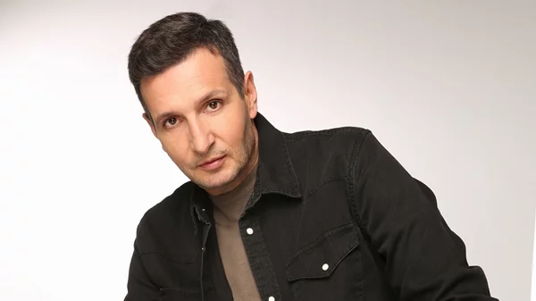 Ο Δημήτρης Μπάσης ετοιμάζει ένα μοναδικό live στο "Arch Club"