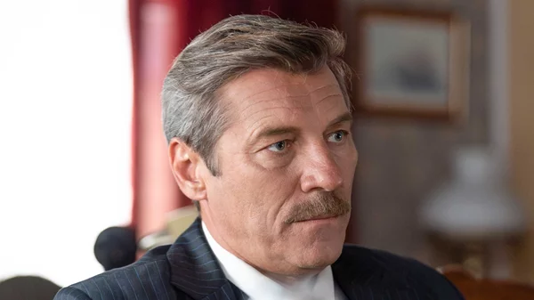 Ο Γιάννης Στάνκογλου γίνεται Γεράσιμος Χατζημήτρος στο "Grand Hotel"