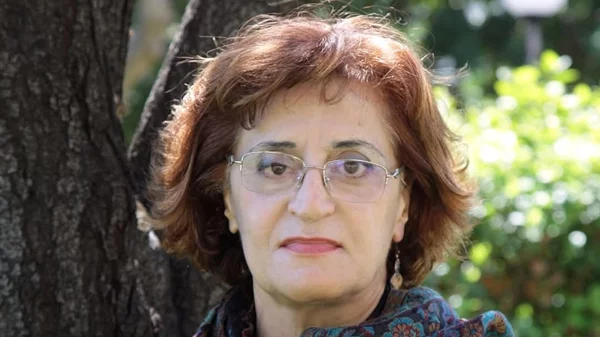 Εβδομάδα Ποίησης στο Αθηνόραμα: Η Δήμητρα Χριστοδούλου απαντά σε 10 ερωτήσεις