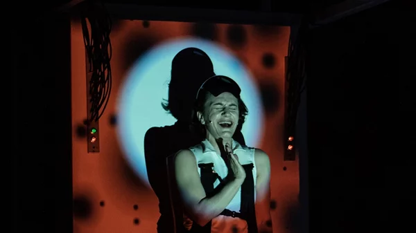 "The Fall of the House of Commons": Όπερα με προβληματισμούς για το ΑΙ στη Λυρική