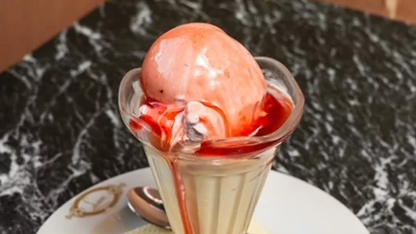 "Η Στάνη του Κουντούρα": Ένα παγωτό με ιστορία 90 χρόνων στον Πειραιά