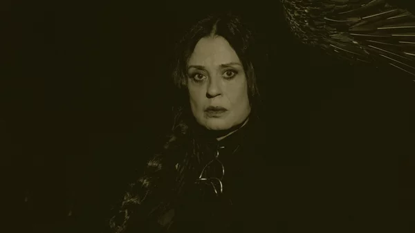 Η Μαρία Τζομπανάκη επιστρέφει στο θεατρικό σανίδι ως "Φλαντρώ", σε σκηνοθεσία Σωτήρη Χατζάκη