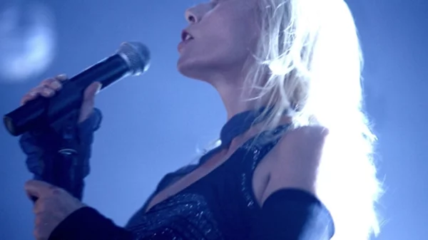 Η Θεοδοσία Τσάτσου "νιώθει ενοχές" στη σκηνή του Faust