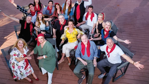 "Τότε, τώρα, πάντα": Η επιθεώρηση του καλοκαιριού μάς περιμένει στο Άλσος!