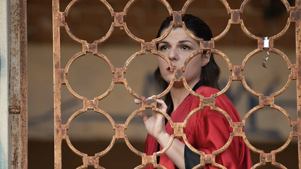 "Το μπορντέλο της Μαντάμ Ρόζας": Παράταση παραστάσεων για το μονόλογο της Σπεράντζας Βρανά