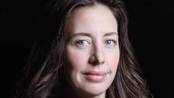 "Φτιάξε τη δυστυχία σου μόνος σου": 5 πράγματα που πρέπει να γνωρίζετε για την παράσταση της Γεωργίας Ανδρέου